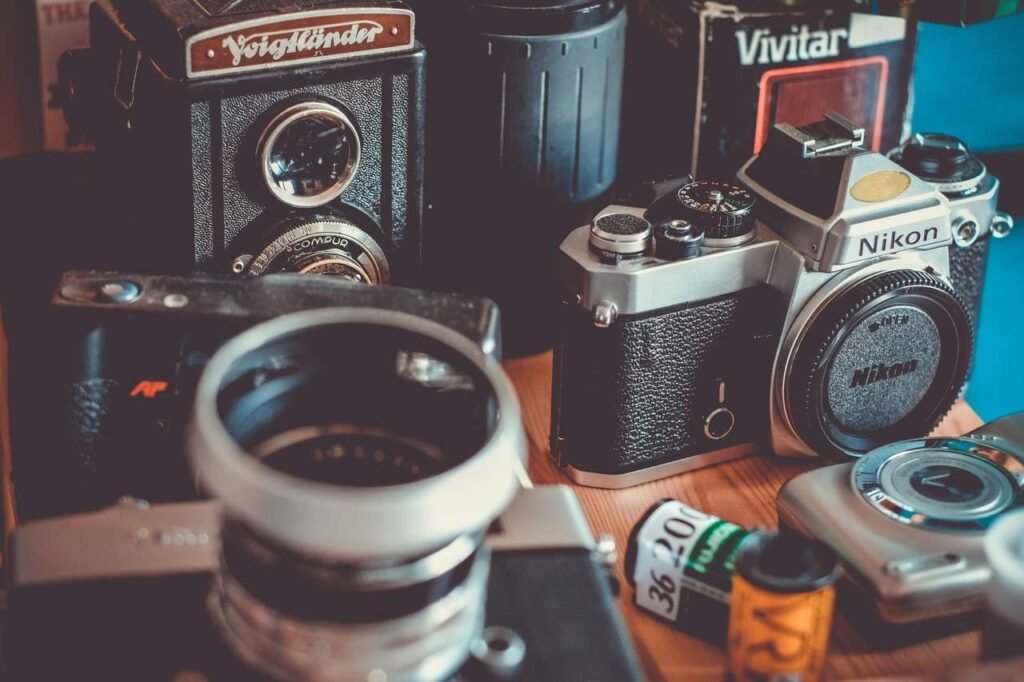 camera-photography-vintage-photographer-antique-retro-1199744-pxhere.com