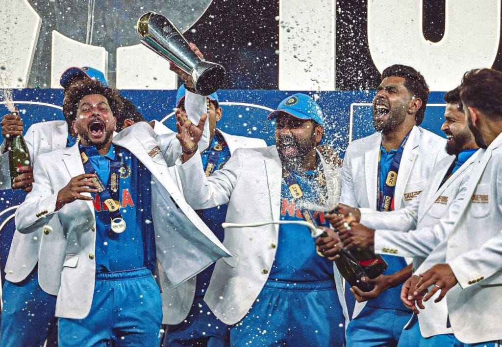 ওড়াও শ্যাম্পেন। ট্রফি পেয়ে বাঁধনহারা টিম ইন্ডিয়ার সদস্যরা। ছবি- এক্স