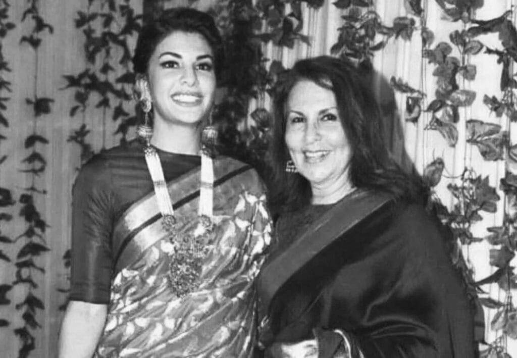 চিকিৎসায় মিলল না সাড়া, মাকে হারালেন জ্যাকলিন