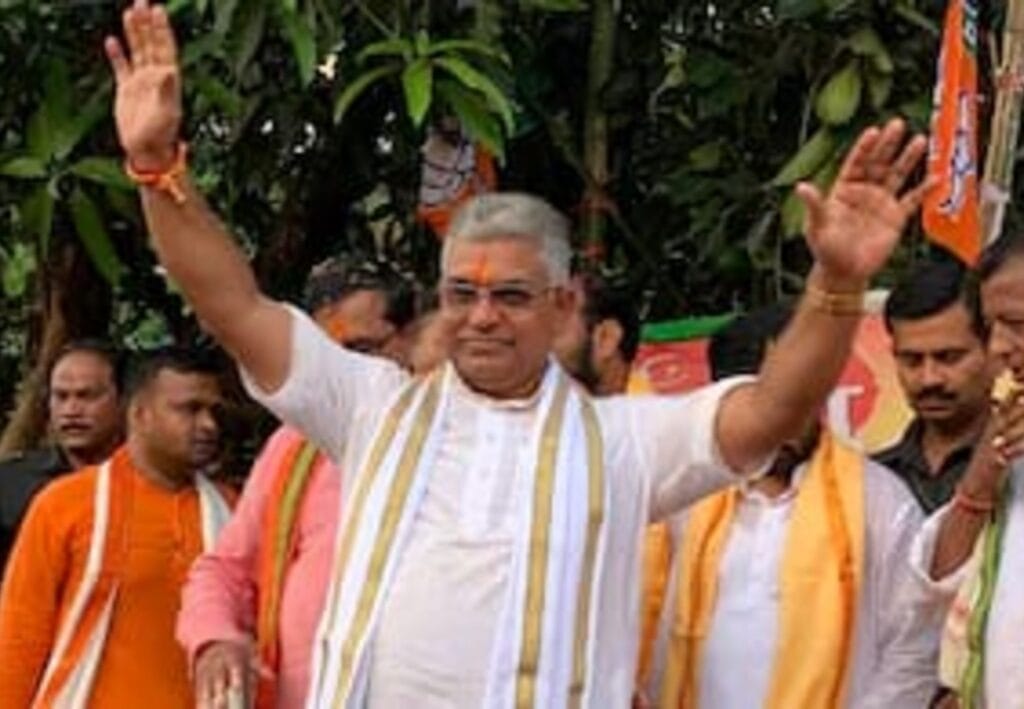 ‘চিরকুমার’ তকমা কি সত্যিই ভাঙছেন দিলীপ ঘোষ? প্রেম-পরিণয় নিয়ে জোর চর্চা