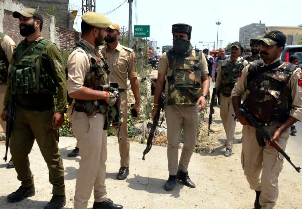 জঙ্গি হামলায় নিহত কলকাতার বাঙালি! কাশ্মীর থেকে আর ফেরা হল না টালিগঞ্জের বিতান অধিকারীর