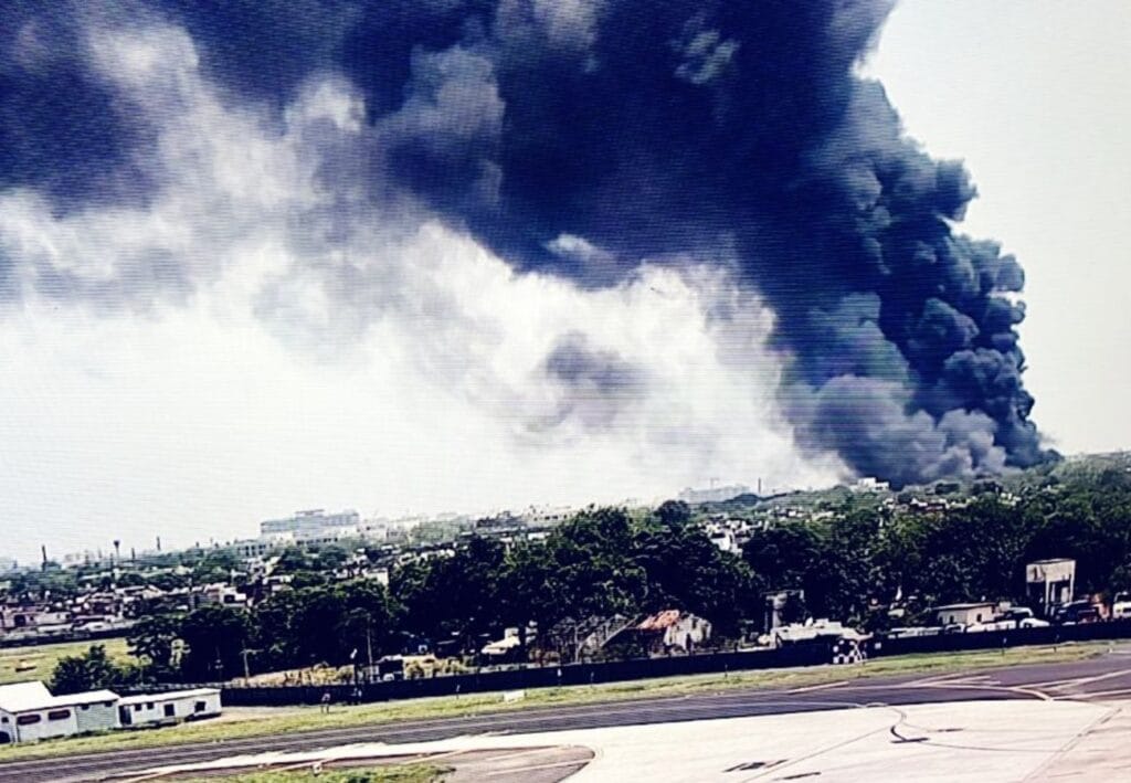 ভেঙে পড়ল এয়ার ইন্ডিয়ার লন্ডনগামী বিমান! গুজরাতের মেঘানিনগরে ভয়াবহ দুর্ঘটনা
