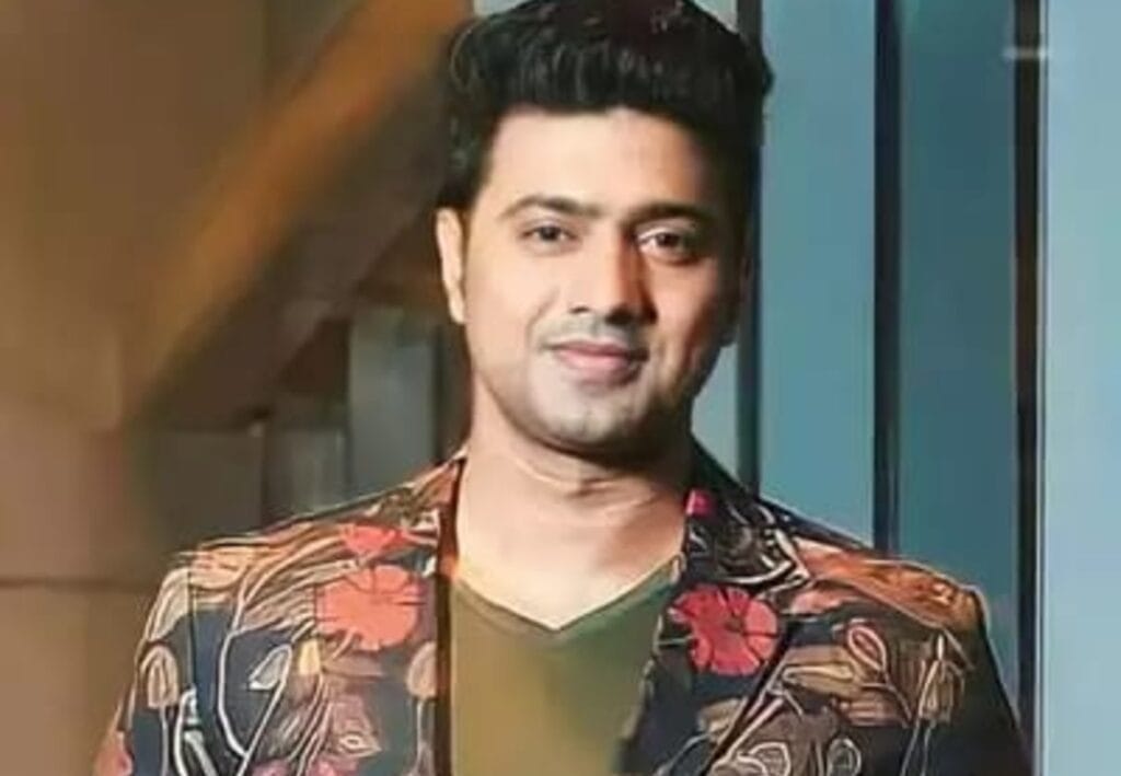 গুঞ্জনই সত্যি! দেবের ‘প্রজাপতি’ ছোট পর্দার জ্যোতির্ময়ীই