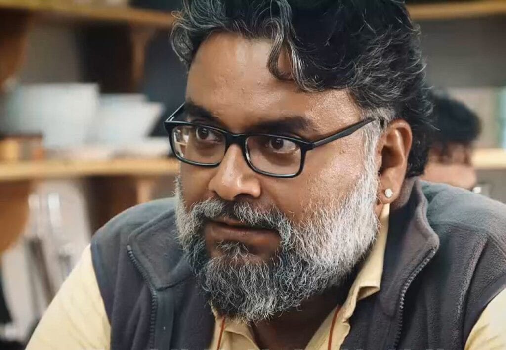 674e82ca3a2e7_bangla-tv-serial-director-ayan-sengupta-selling-street-food-as-he-has-no-work-in-industry_img.0000000