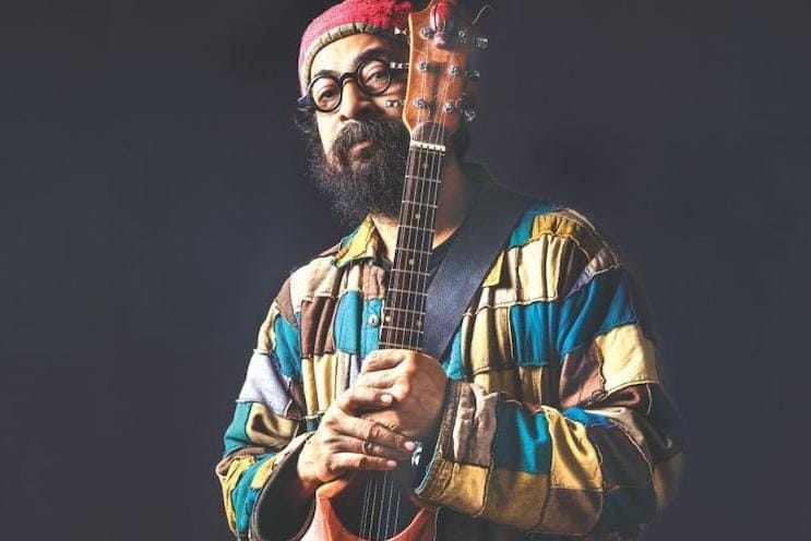 পুড়িয়ে দেওয়া হয় বাড়ি, দেশ ছেড়েছেন রাহুল আনন্দ, কেমন আছেন 'জলের গান'-এর শিল্পী?