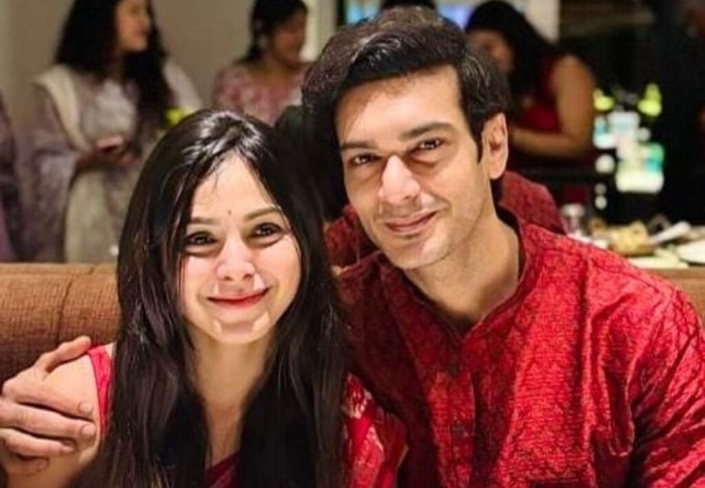 'তোমাকে অনেকটা ভালবাসি', বিচ্ছেদের জল্পনা উড়িয়ে অভিষেককে লিখলেন শার্লি