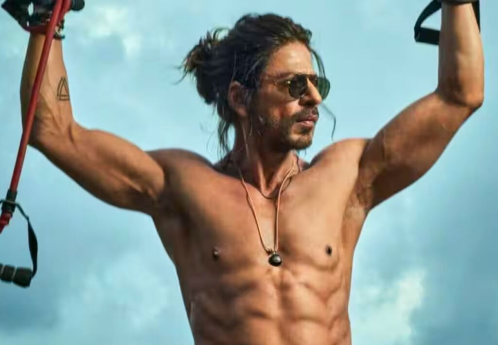 তিন বেলা এই খাবার খেয়েই চিরতরুণ! পুজোর আগে জানুন শাহরুখের 'অ্যান্টি এজিং' রহস্য